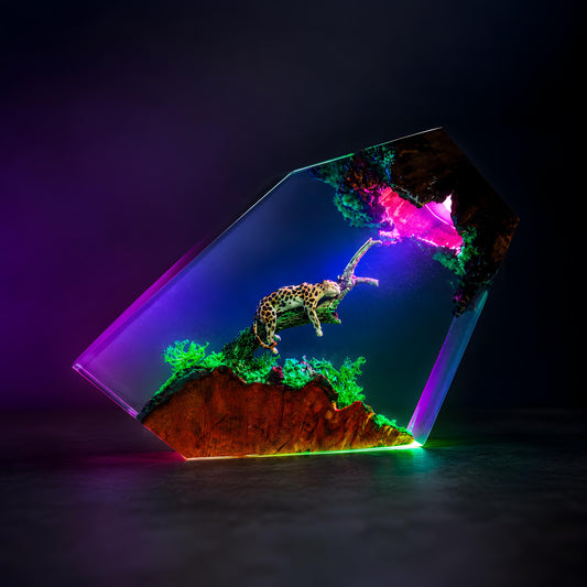 Jaguar Resin Lamp, Wildlife LED Night Light, Jungle Animal Epoxy Desk Decor