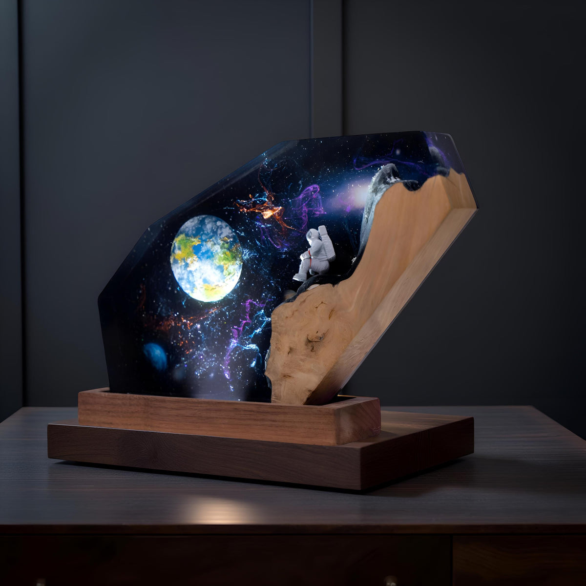 Astronaut Galaxy Resin Lamp – Cosmic LED Night Light with Spaceship Scene