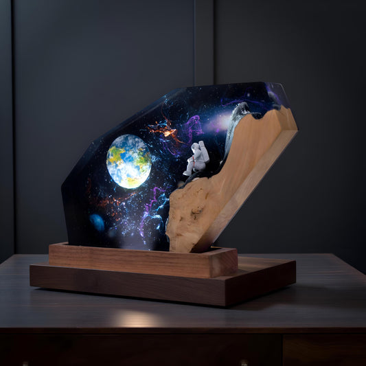 Astronaut Galaxy Resin Lamp – Cosmic LED Night Light with Spaceship Scene