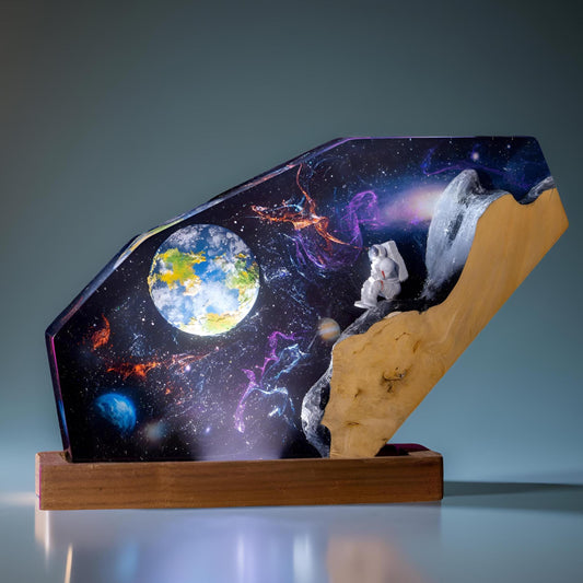 Astronaut Galaxy Resin Lamp – Cosmic LED Night Light with Spaceship Scene