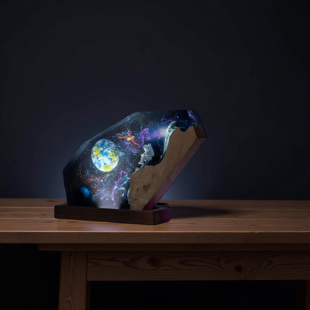 Astronaut Galaxy Resin Lamp – Cosmic LED Night Light with Spaceship Scene