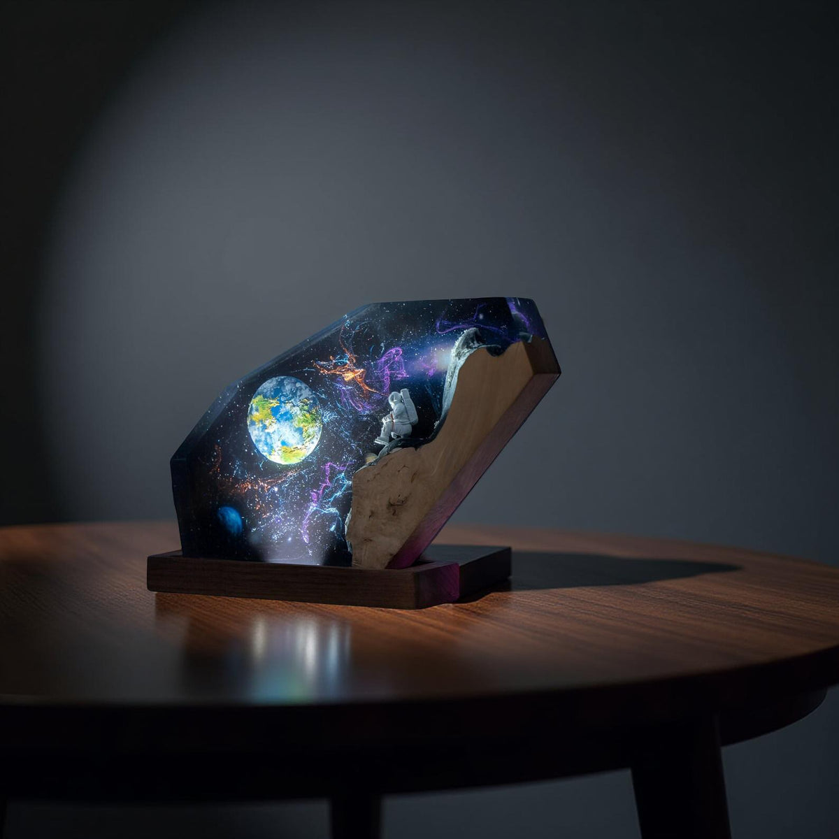 Astronaut Galaxy Resin Lamp – Cosmic LED Night Light with Spaceship Scene