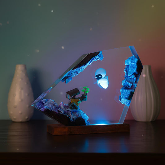 Little Robot Resin Lamp :Space Robot LED Night Light