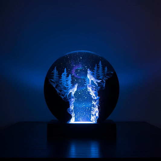 Snow Wolf Resin Night Light: Wolf Forest LED Lamp