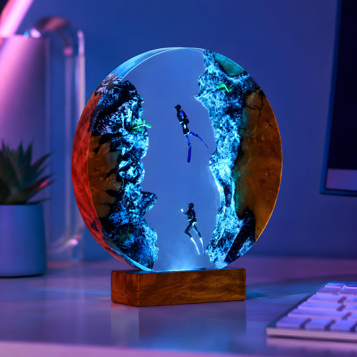 Couple Diver Resin Lamp, Ocean LED Night Light, Underwater Epoxy Lamp, Coastal Decor
