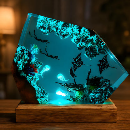 Manta Ray Resin Lamp, Diver Ocean LED Night Light, Underwater Coastal Decor