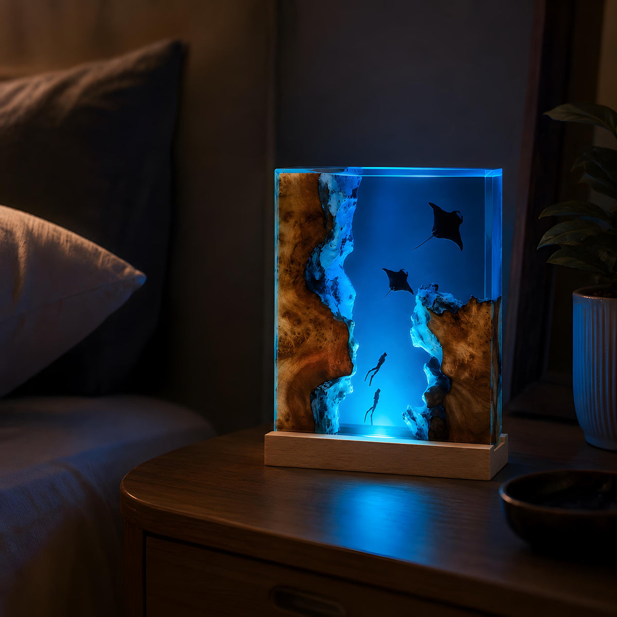 Manta Ray Resin Lamp, Ocean LED Night Light, Diver Epoxy Lamp, Coastal Room Decor