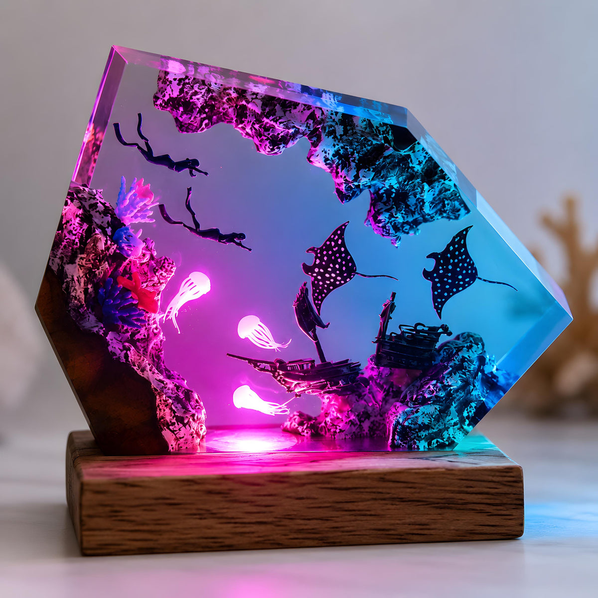 Manta Ray Resin Lamp, Diver Ocean LED Night Light, Underwater Coastal Decor